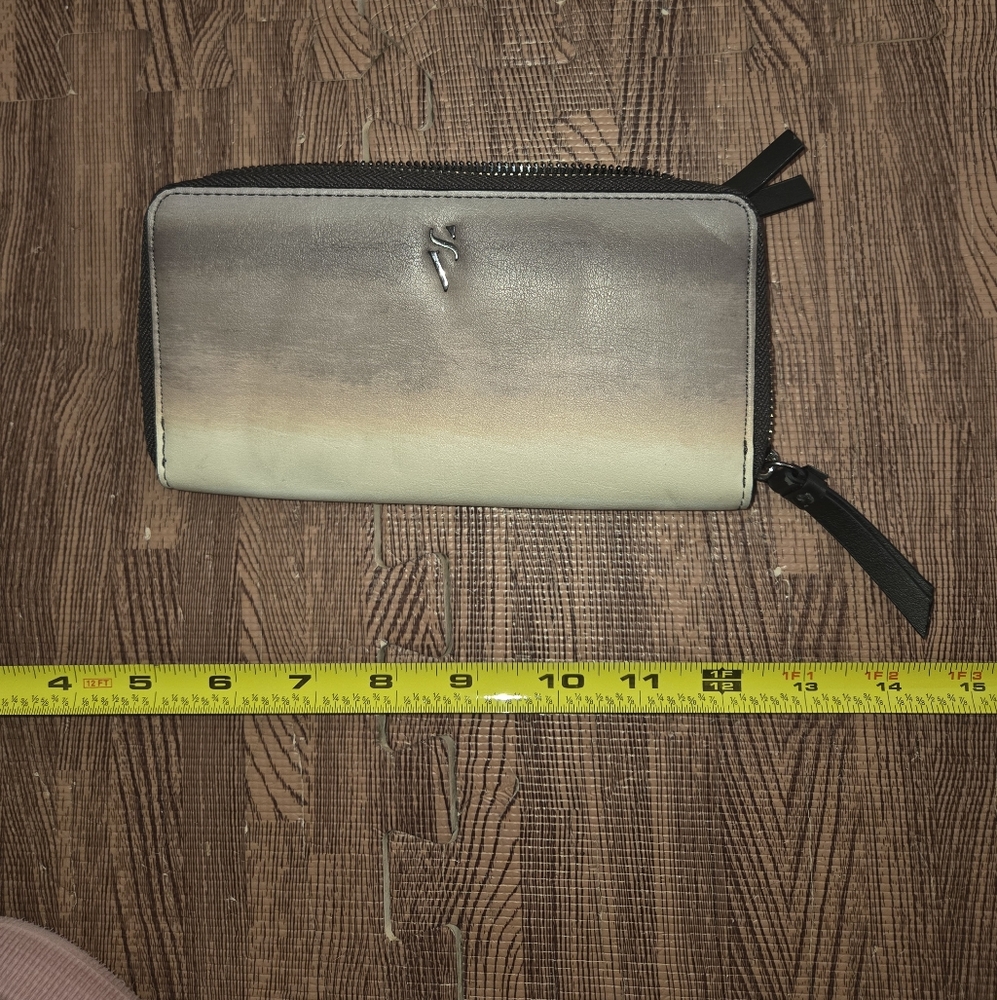 Simply Vera Vera Wang Gradient Wallet with Zipper